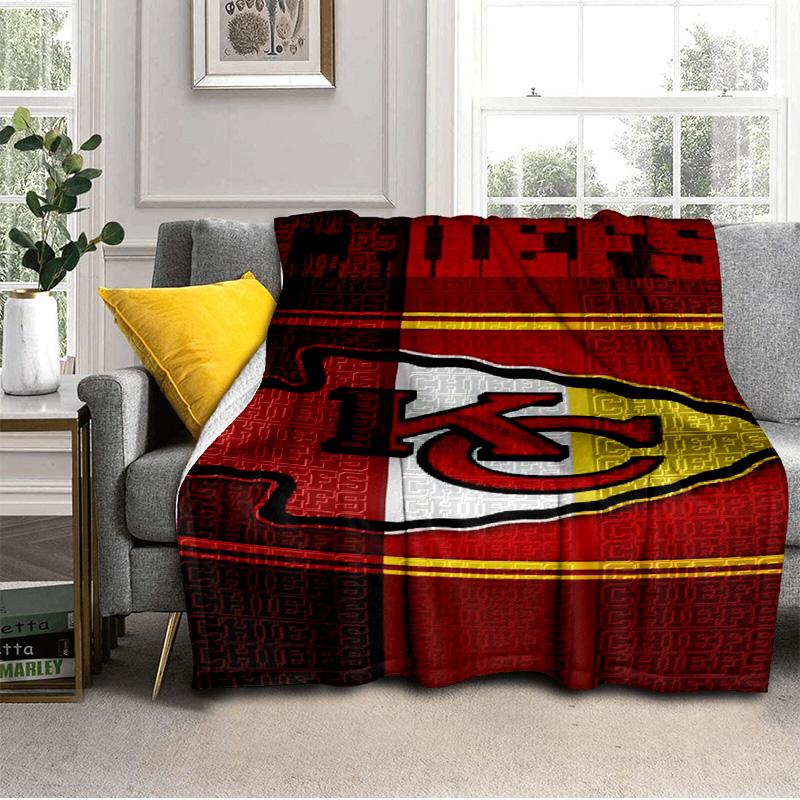 Kansas City Chiefs Logo Blanket Outdoor Flannel Blanket for Camping, Hiking, Garden Parties, Picnic Essentials,gift for family and friends