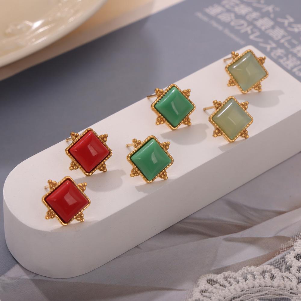 

Geometric Quadrilateral Gold-Plated Titanium Stud Earrings with Natural Stone