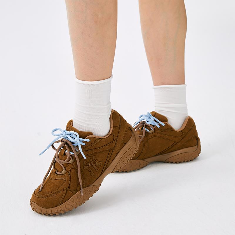 MLB New York Yankees Non Slip Lightweight Low Top Skateboard Shoes Unisex Beige Yellow Sneakers 3ASXT015N-50BGS