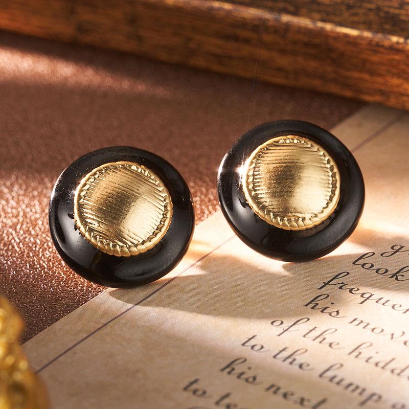 

Black & White Round Chinese Vintage Earrings, Minimalist & Versatile Design, Antique Copper Plated 18K Gold, 925 Silver, High-End Style. 18K Gold Plating