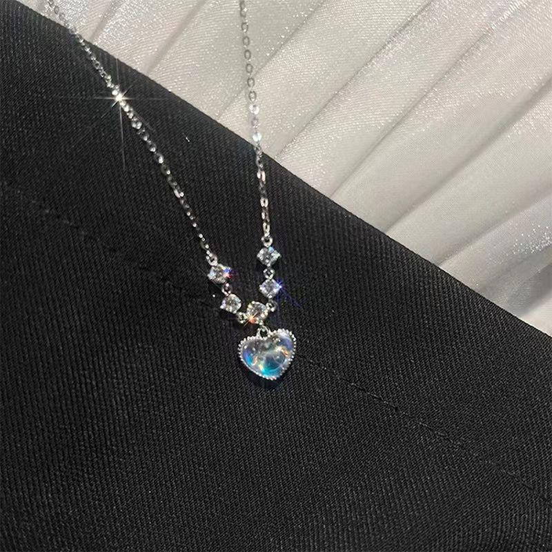 

Moonlight Love Dreamy Heart Choker: Women s Sweet Summer Clavicle Necklace 2023