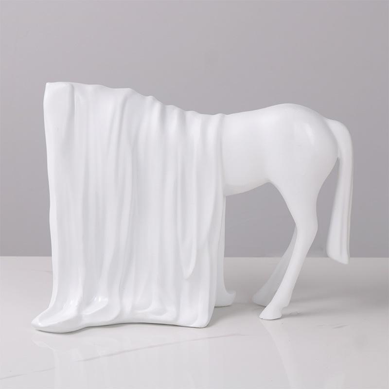 Moderne, einfache Ornamente aus Kunstharz mit Tier- und Pferdemotiven für Zuhause, Wohnzimmer, Weinschrank, Modellzimmer, Verkaufsbüro, Eingang, leichte Luxus-Accessoires
