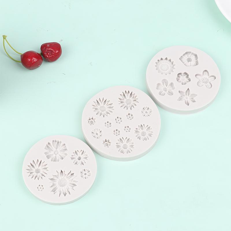 3D Mini Prästkrage Blomma Silikonform Diy Fondant Tårta Dekoreringsverktyg Bröllop Födelsedag Fest Choklad Godis Bakverk Bakform