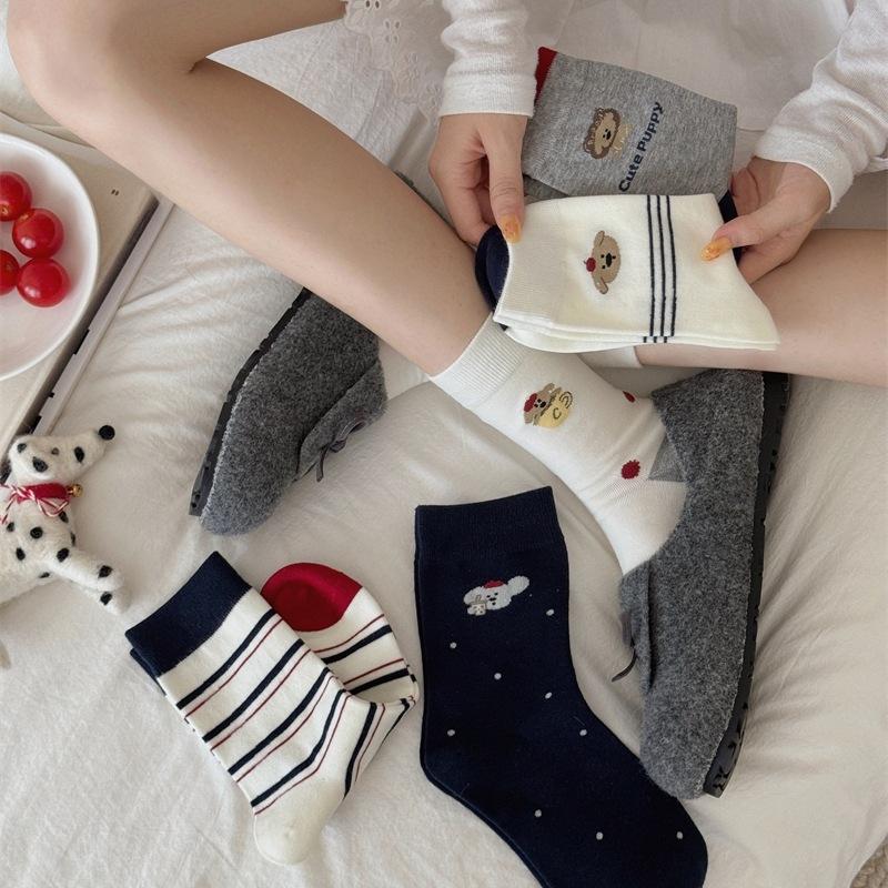 Ladies Spring and Autumn Cartoon Bear Cute Striped College Wind Tube Socks
