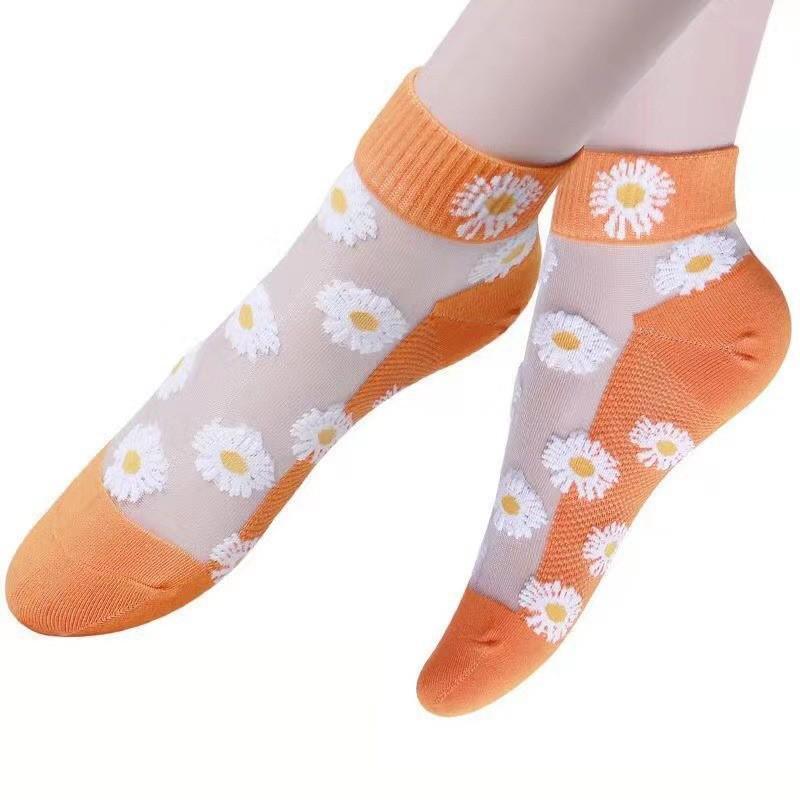 Women's Daisy Ice Silk Low-Cut Summer Socks - Breathable, Comfortable, Thin, and Chic Short Boat Socks
