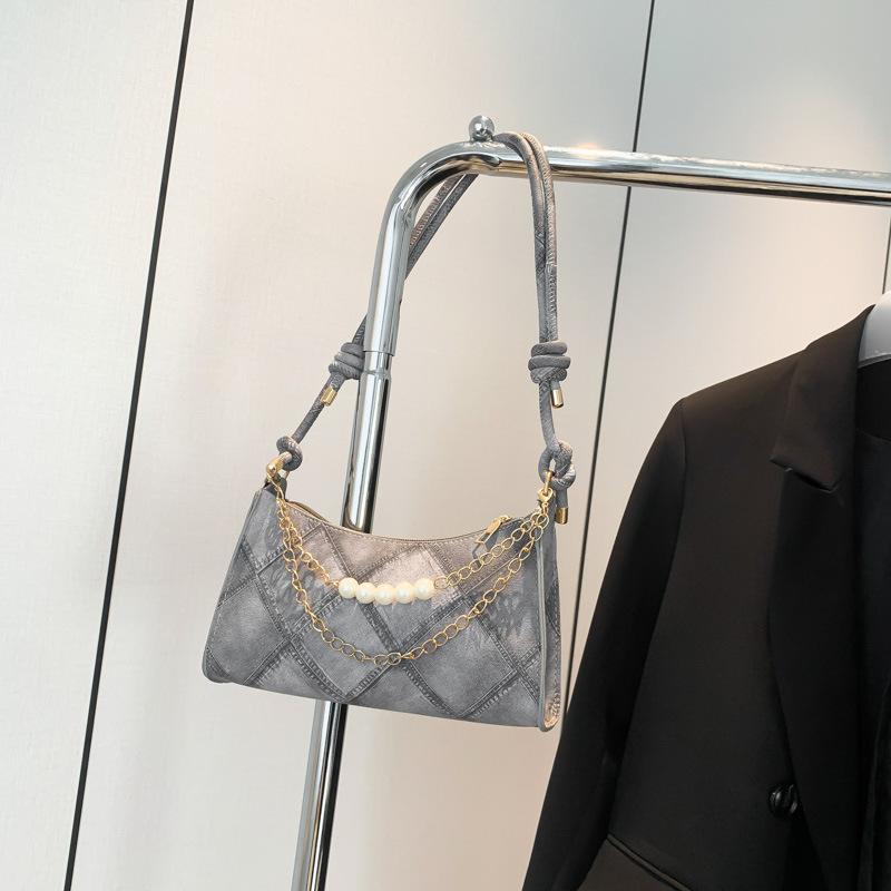 

Джинсовая мода Корейская версия маленькой сумки с жемчужной цепочкой женская 2025 нишевый дизайн в этом году популярная сумка-подмышка интернет-знаменитости серый