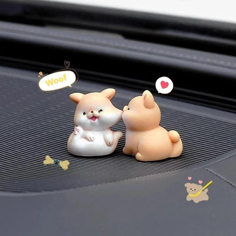 2Pcs Cute Car Ornaments For Car Center Console Screens, Rearview Mirrors Couple Animal Kissing Car Interior Decoration Amagi