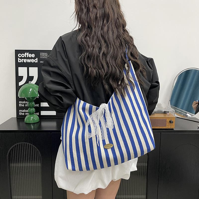 Large capacity striped bag women's new trendy fashion tote bag female college student class handbag female