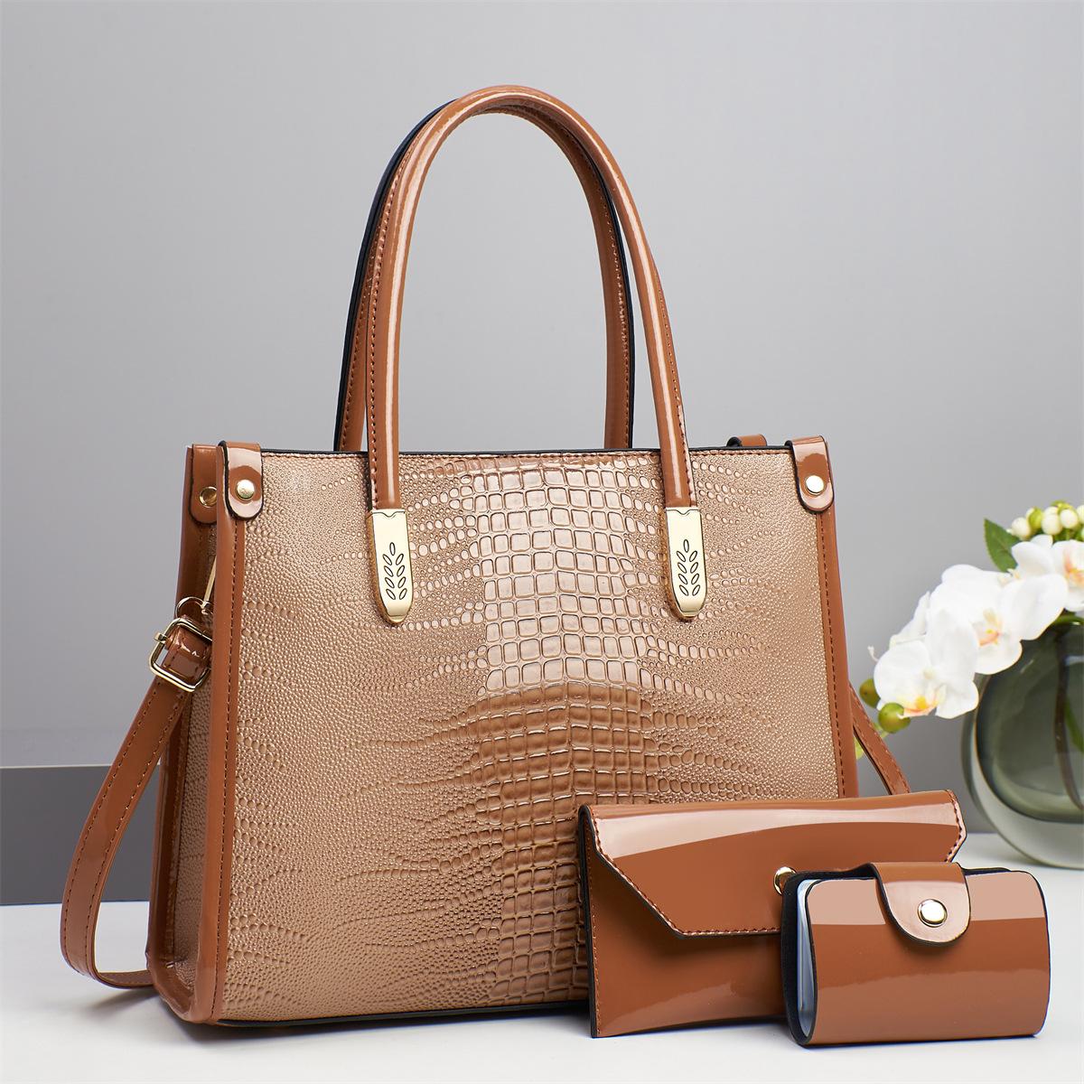 

New Crocodile Bag Three Sets of High Level Appearance Level Large Capacity Shoulder Bag Trendy Style Large Size Capacity Crossbody Bag .