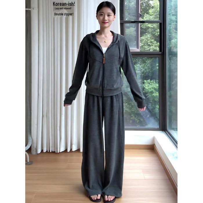 

Шикарный корейский осенний наряд: Худи оверсайз и брюки микроклеш - Спортивный, омолаживающий комплект-двойка для женщин Medium