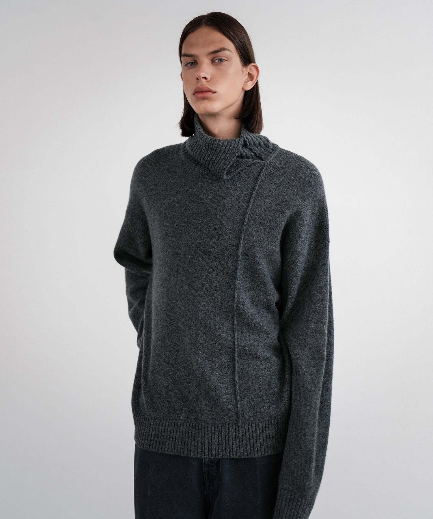 Insilence Slit High-Neck Knit Grey S