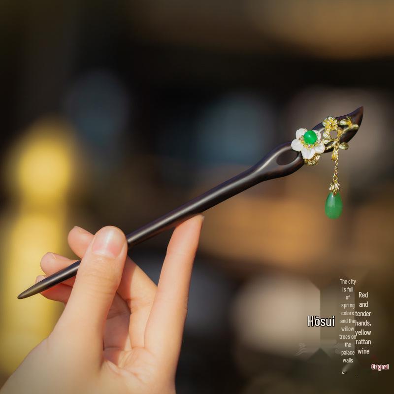 Elegant Ebony Flower Hairpin for Women – Ancient Style, High-End Feel, Simple Chinese Design, Perfect for Daily Use.