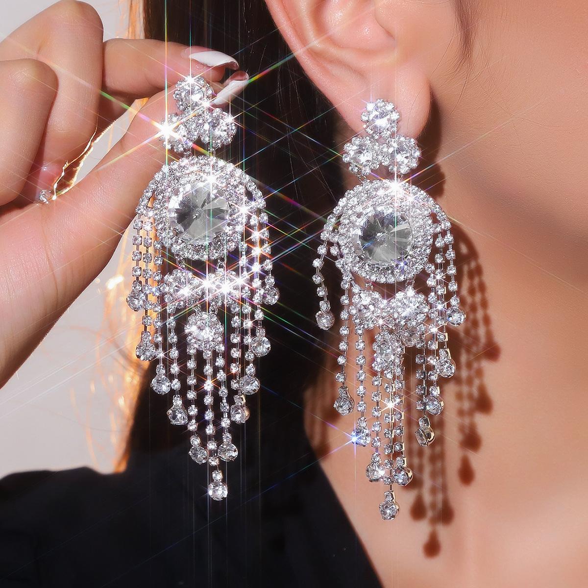 

Роскошные серьги-бахромы с цветными бриллиантами Heavy Industry