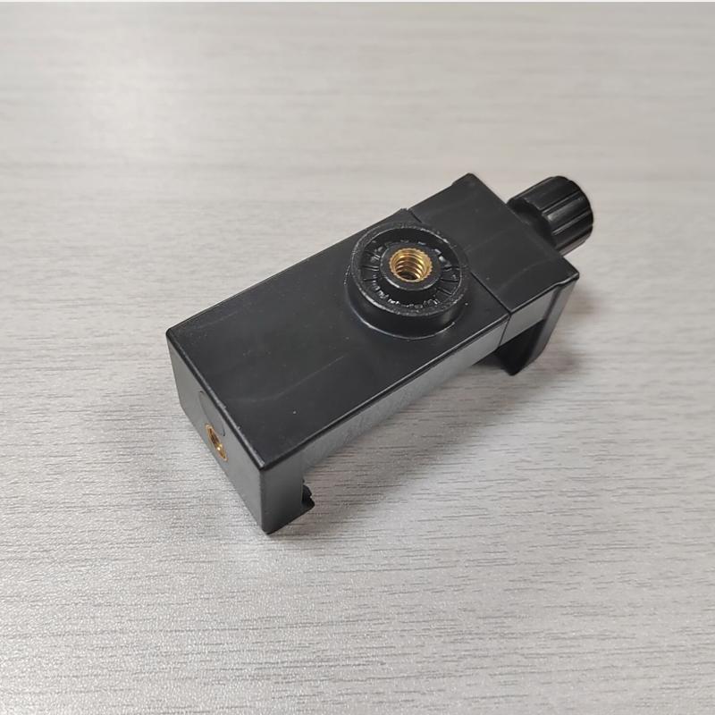 

SO8 Rotating Multi-Camera Phone Clip with 1/4 Tripod Mount for Live Broadcasts