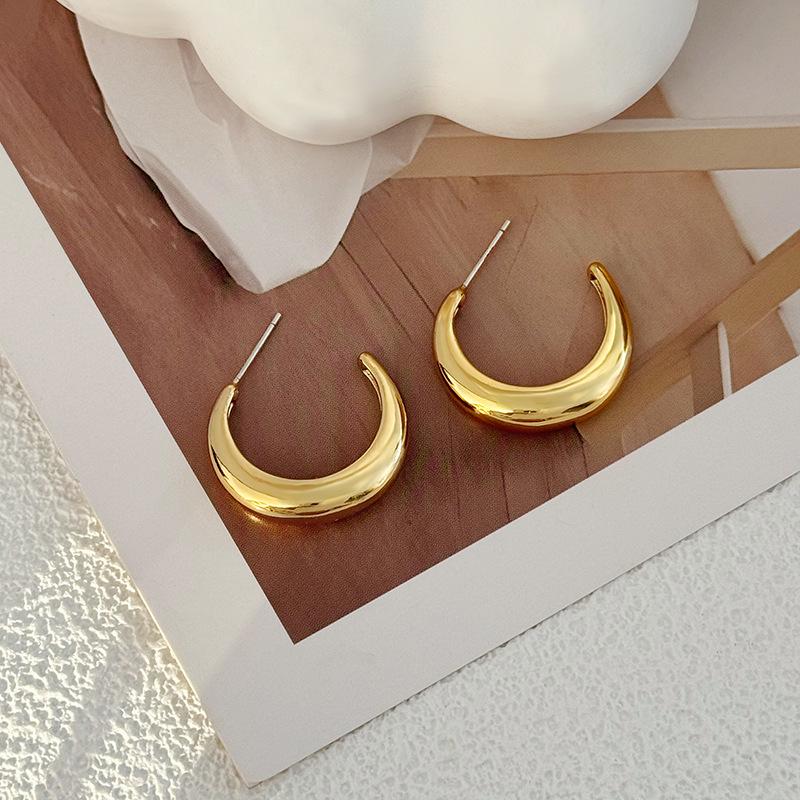 Золотые Серьги в Форме Полумесяца C: Элегантный, Роскошный, Преувеличенный Модный Дизайн для Женщин