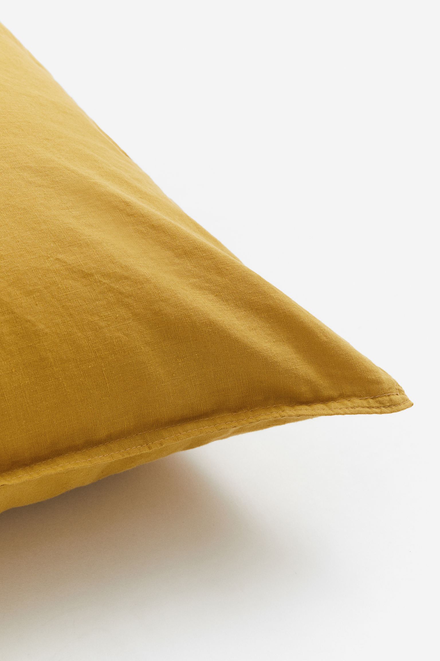 

Washed linen-blend pillowcase