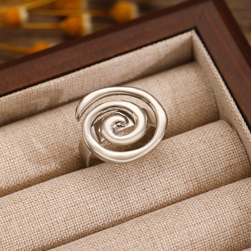 European and American Fashion Metal Spiral Rings for Men and Women Personalized Silver Color High-End Women's Hand Accessories