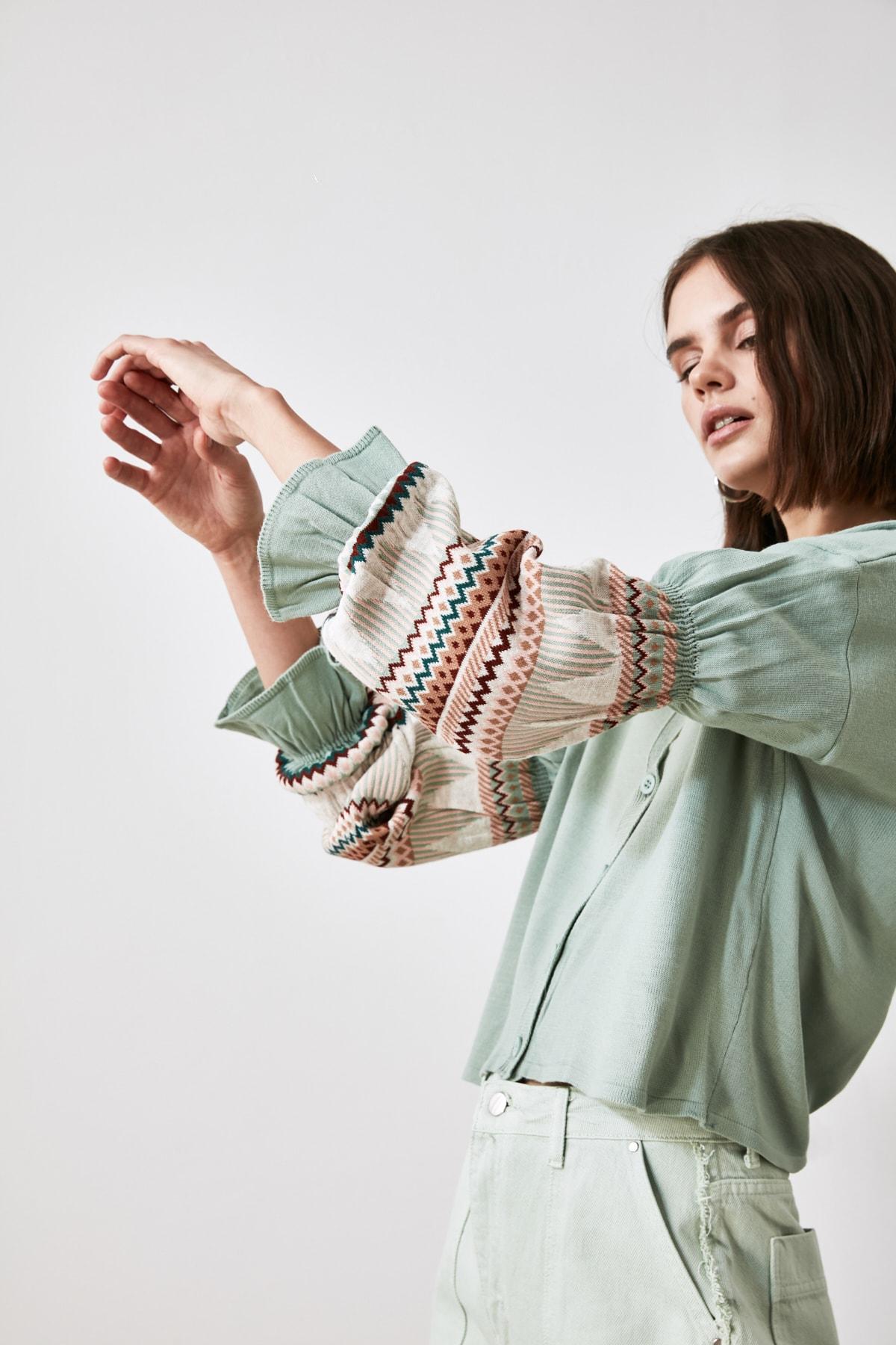 

Mint Sleeve Detailed Knitwear Cardigan TWOAW21HI0494
