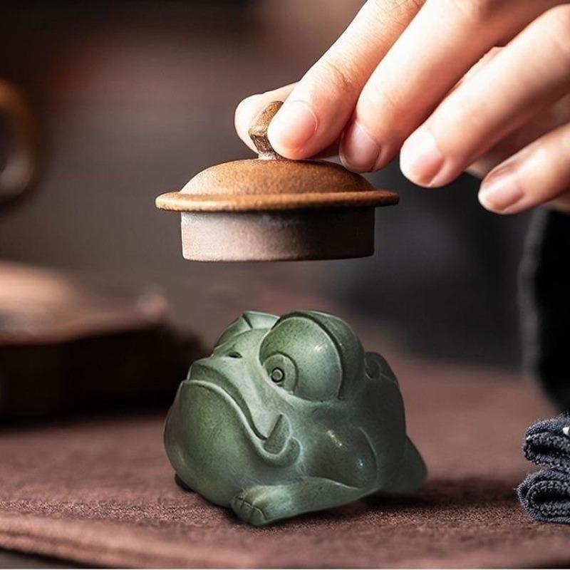 Golden Toad Sand Stone Ornament,Three-legged Attracts Rich Tea Pets, Living Room Office Home Decoration Store Opening Gifts