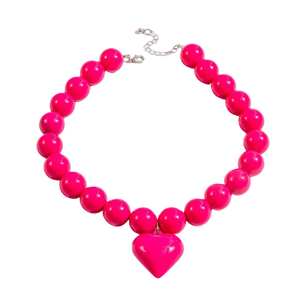 Klasický náhrdelník s přívěskem ve tvaru srdce, dokonalý pro každodenní nošení a speciální příležitosti, jako jsou rande nebo večírky.