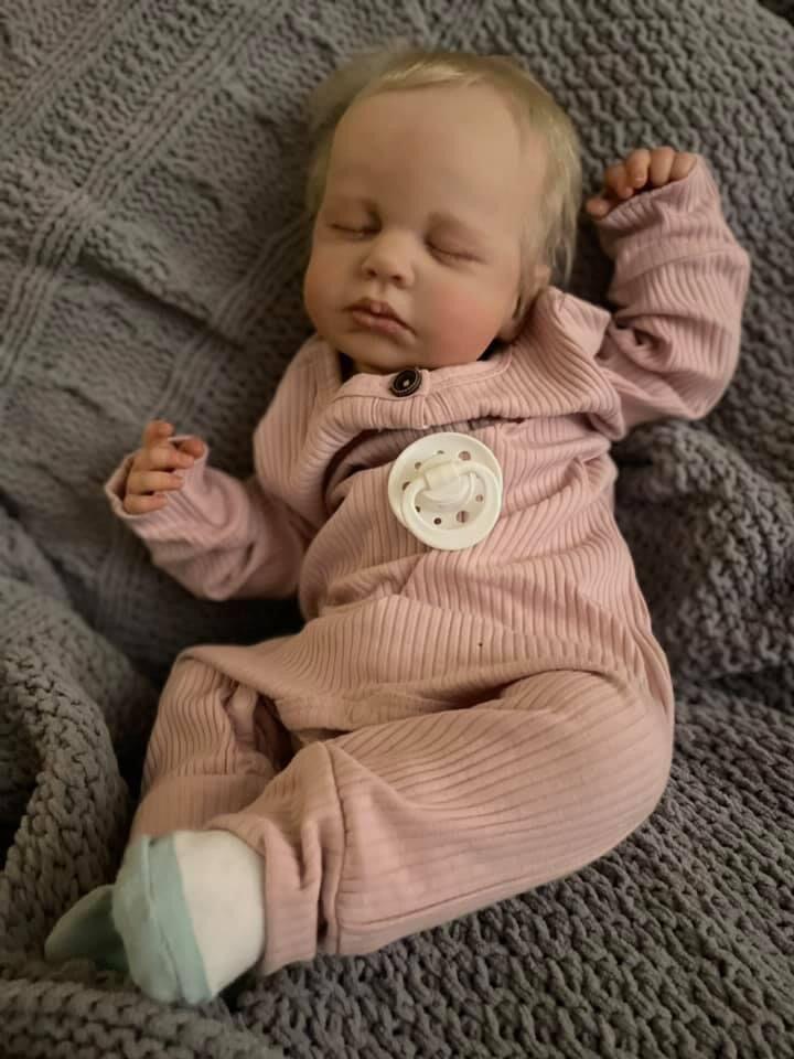 49cm Loulou Reborn Baby Doll with Visible Veins and 3D Skin Texture. 49cm Cloth Body Doll