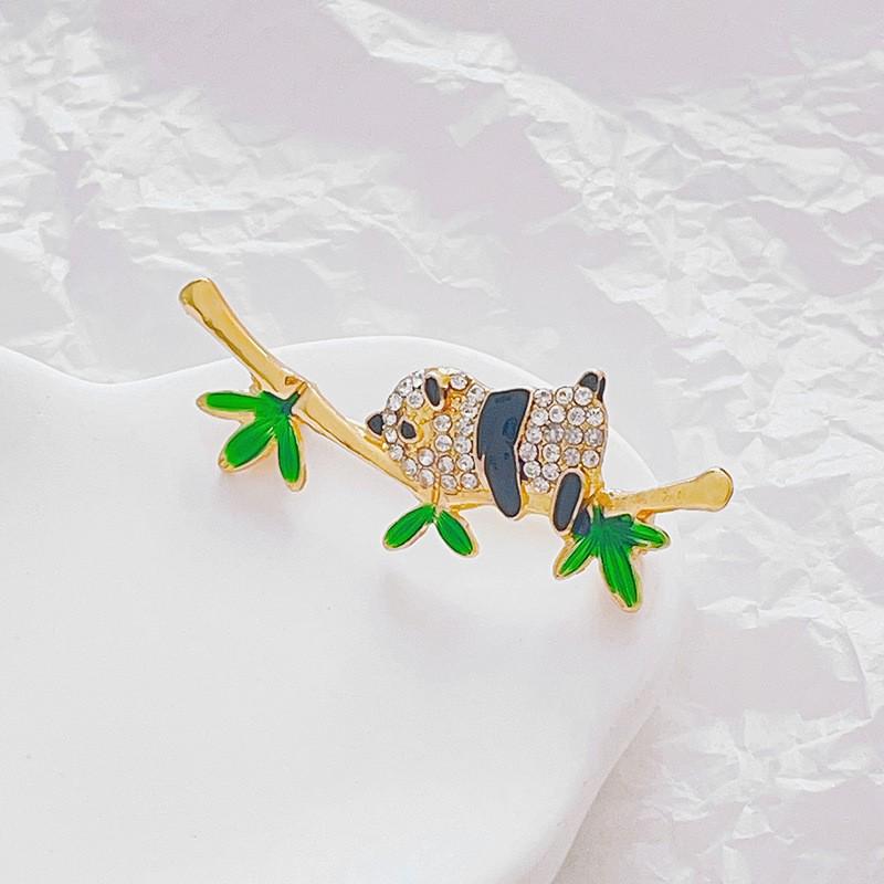 High-End Pearl & Rhinestone Butterfly Brooch for Women's Fashion Suits and Scarves