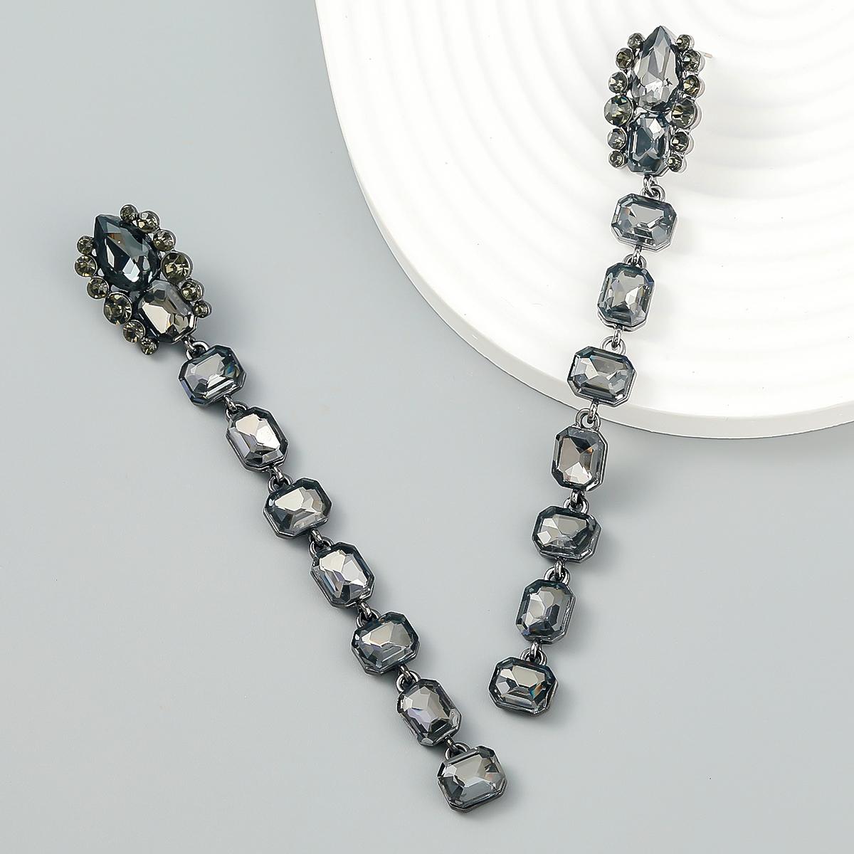 

Новые сверкающие висячие серьги со стразами для женщин, свадебные аксессуары, модные массивные серьги, ювелирные изделия