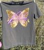 DOLLY PARTON TEE - Butterfly Signature Chacoal Color Shirt AN69641