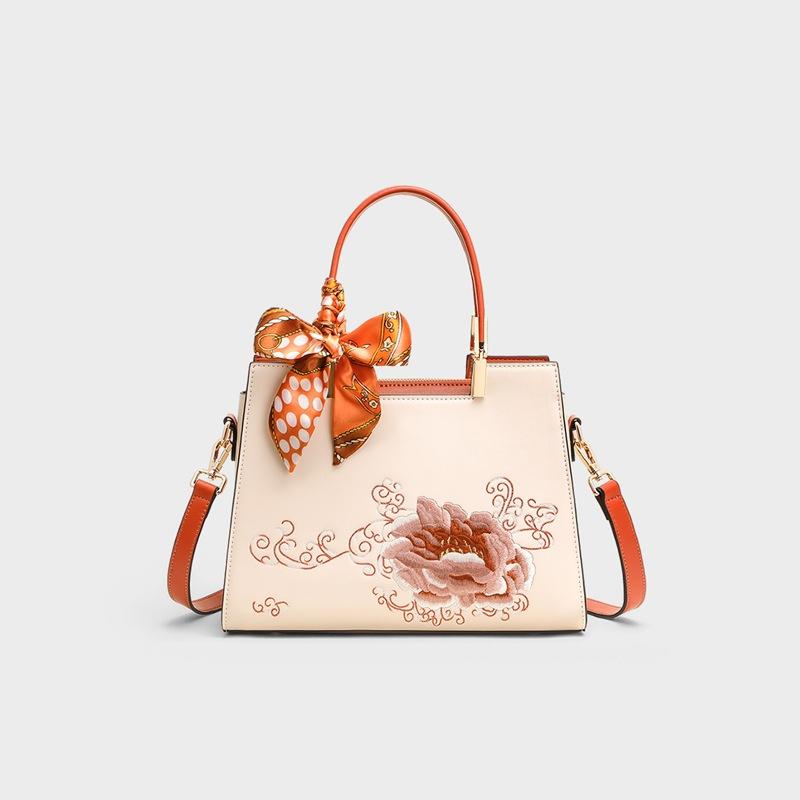 New Autumn and Winter Genuine Leather Women's Bag Chinese Style and Elegant Middle-aged Embroidered Shoulder Mother Bag