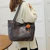 Retro style trend tote bag college students class commute armpit bag 2025 new shoulder handheld women's bag