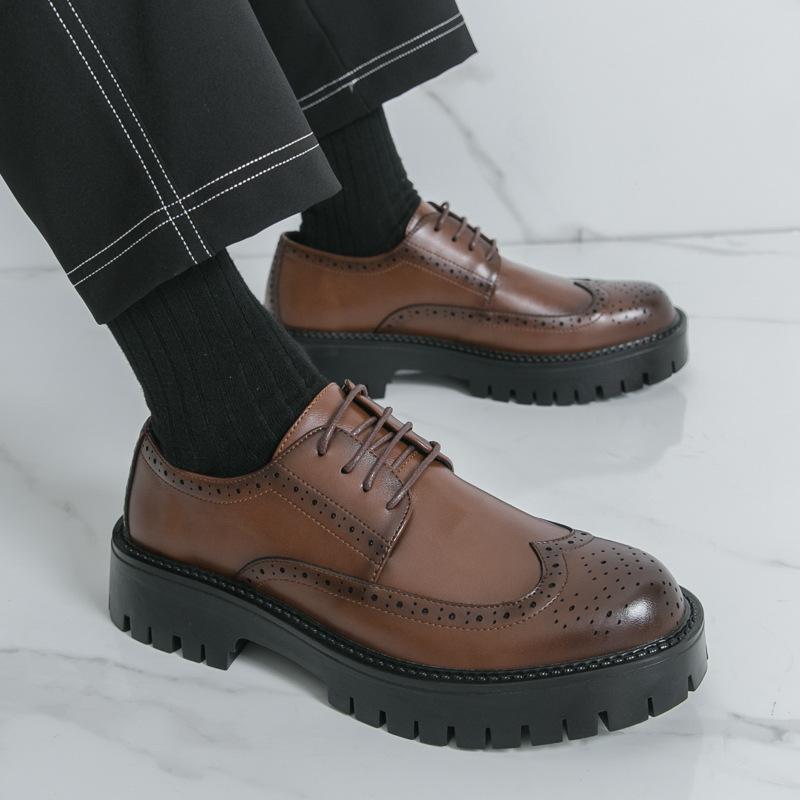 Herrenstiefel in Übergröße Herbst neue Herren Businesskleid Freizeitlederschuhe Britische junge Friseur trendige Schuhe