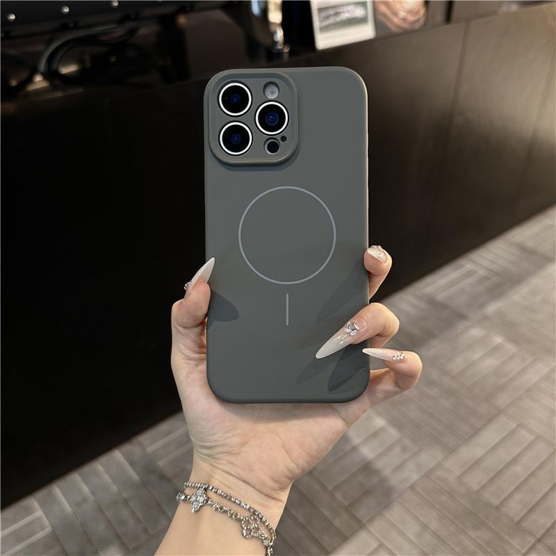 Fine ring magnetic suction is suitable for Apple 17promax mobile phone case, skin feeling iphone17 solid color magnetic case 15 silicone case.
