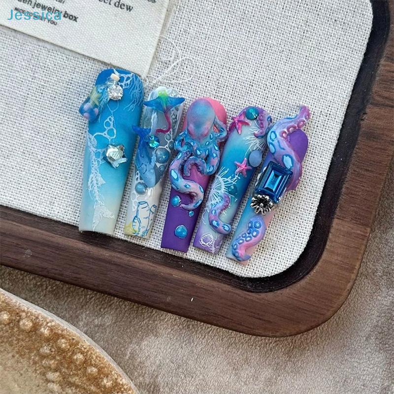 Silikonové formičky na 3D nehtové umění - Formičky na přívěsky chobotnice/jahody/panenky pro designy manikúry z pryskyřice/gelového laku