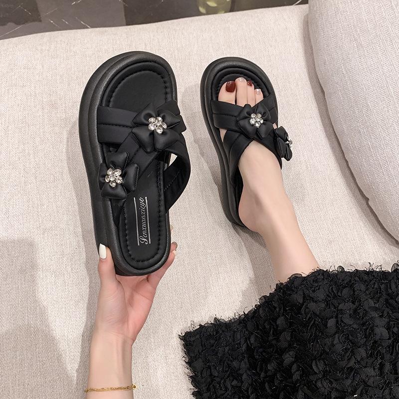 Muffin Thick Bottom Sandal Slippers Female External Wear Summer Cross Strap One Word Slippers Female Fashion Women Summer Breathable Shoes