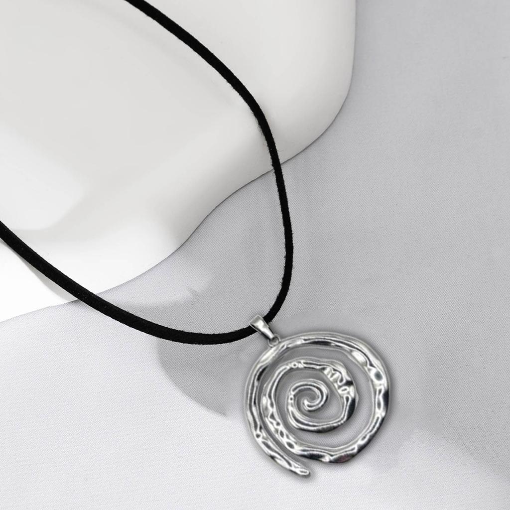 Vintage Swirl Pendant Necklace Velvets Cord Clavicle Chain Accessory Unique Gothics Style Jewelry for Women Girls