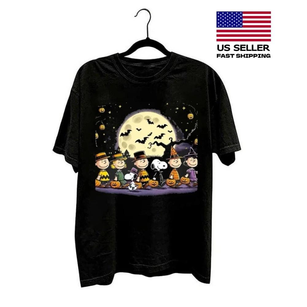 Hot Peanuts Halloween T-Shirt Tops tees Men's Women's – Snoopy & Charlie Brown Trick or TreaT shirt Tops tees Men's Women's