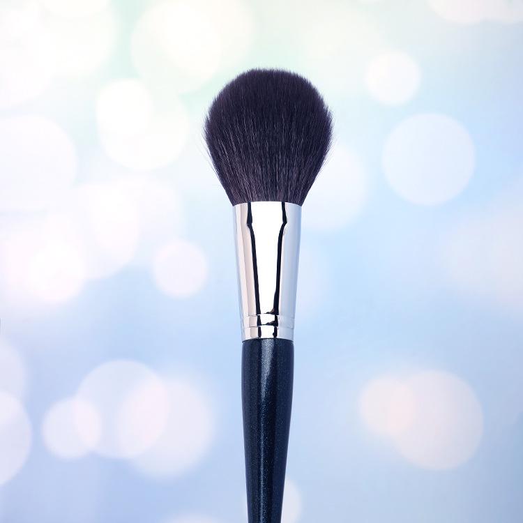 Cangzhou Little Waist Real Wool Makeup Brush Set - Professional Highlight, Eyeshadow, and Eyelash Comb