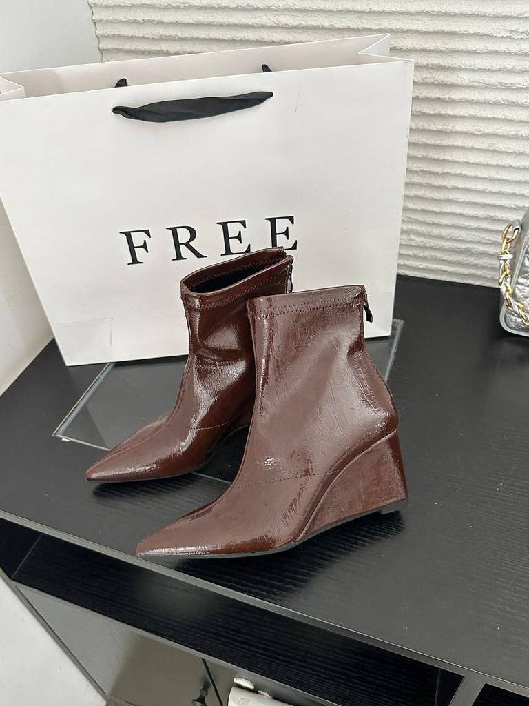 Autumn and winter French temperament pointed head simple wedge heel short boots fashionable solid color rear zipper boots women