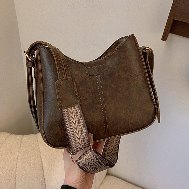 Chic Vintage Style Women's Bucket Bag Soft Material Shoulder Bag For Daily Use