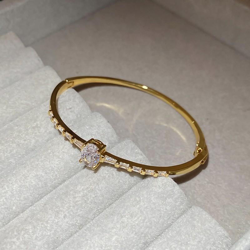 Super Flash Zircon Round Heart-shaped Flower Multi-layer Open Bracelet Exquisite and Beautiful Bracelet Light Luxury Jewelry Women