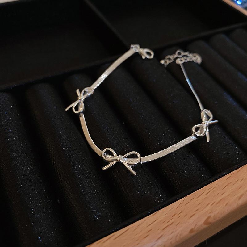 French temperament cold wind zircon star pearl bracelet light luxury bracelet sweet versatile jewelry