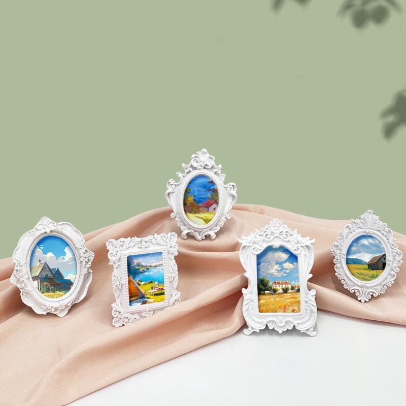 European Victorian Style Retro Gold Mini Picture Frame Luxury Small Photo Frame Display Accessories Ornaments Photography Props