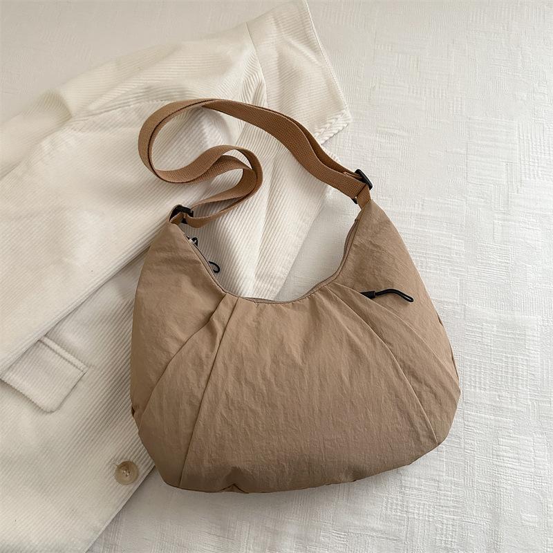 

Сумка большой вместимости женская 2025 новая модная легкая наплечная сумка универсальная сумка-тоут простая сумка-мессенджер хаки