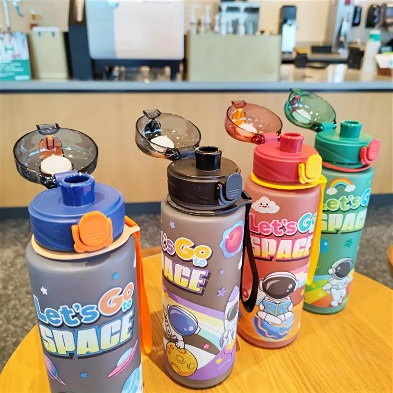 700ml Kosmische Astronauten-Themen Isolierte Wasserflasche Auslaufsicherer Klappdeckel Trageschlaufe Tragbar Entzückender Aktivitätenbecher BPA-Frei