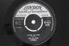 7-дюймовая пластинка IKE & TINA TURNER - A Fool In Love / The Way You Love M 45HLU9226 London Records 1960 UK Рок Б/У