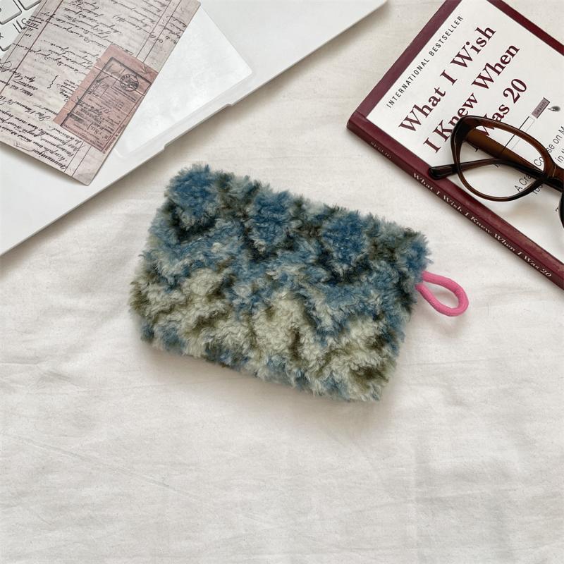 

Retro Faux Fur Coin Purse, Vintage Key Chain Pouch, Cute Plush Bag For Lipstick Id Cards & Essentials A4