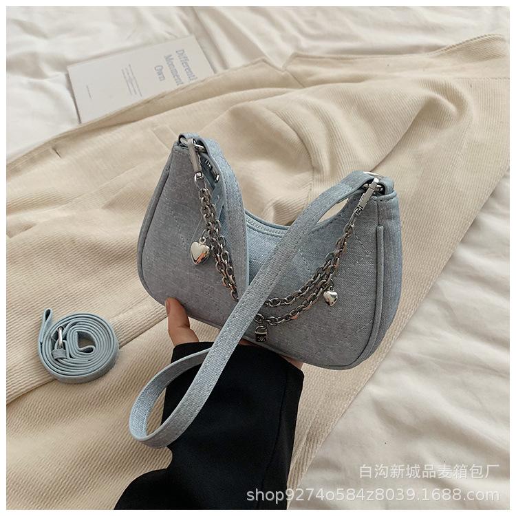 

This year s popular niche explosion messenger bag women s 2025 new trendy French commuter chain bag single shoulder dumpling bag светло-синий