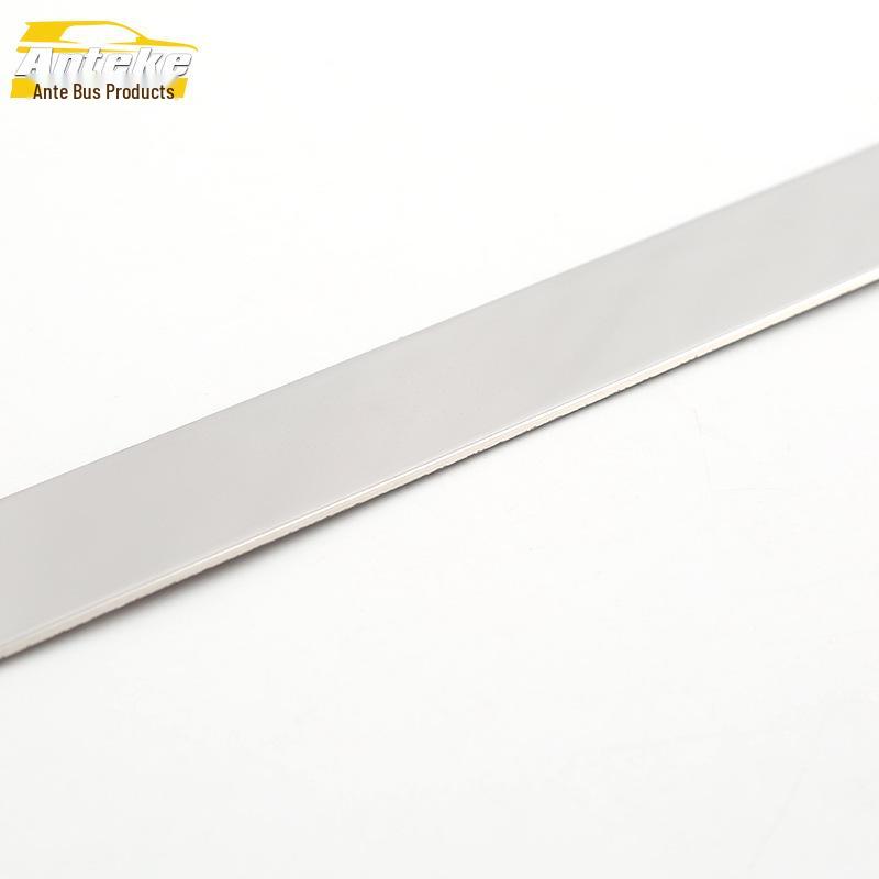 Roewe 350 Stainless Steel Tailgate Trim & Anti-Scratch Strip
