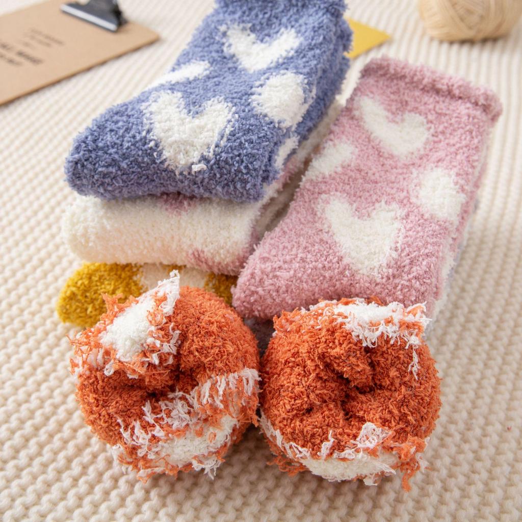 Chaussettes mi-mollet en polaire corail pour femmes: Épais, Chaud, Ne peluche pas, Style japonais pour l'automne/hiver.