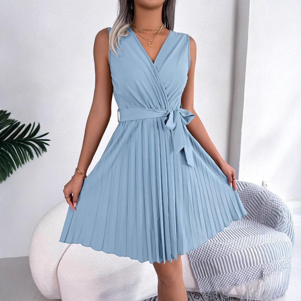 

Однотонное женское платье весенне-летнего темперамента с перекрестным V-образным вырезом, без рукавов, приталенное, с плиссировкой S светло-синий